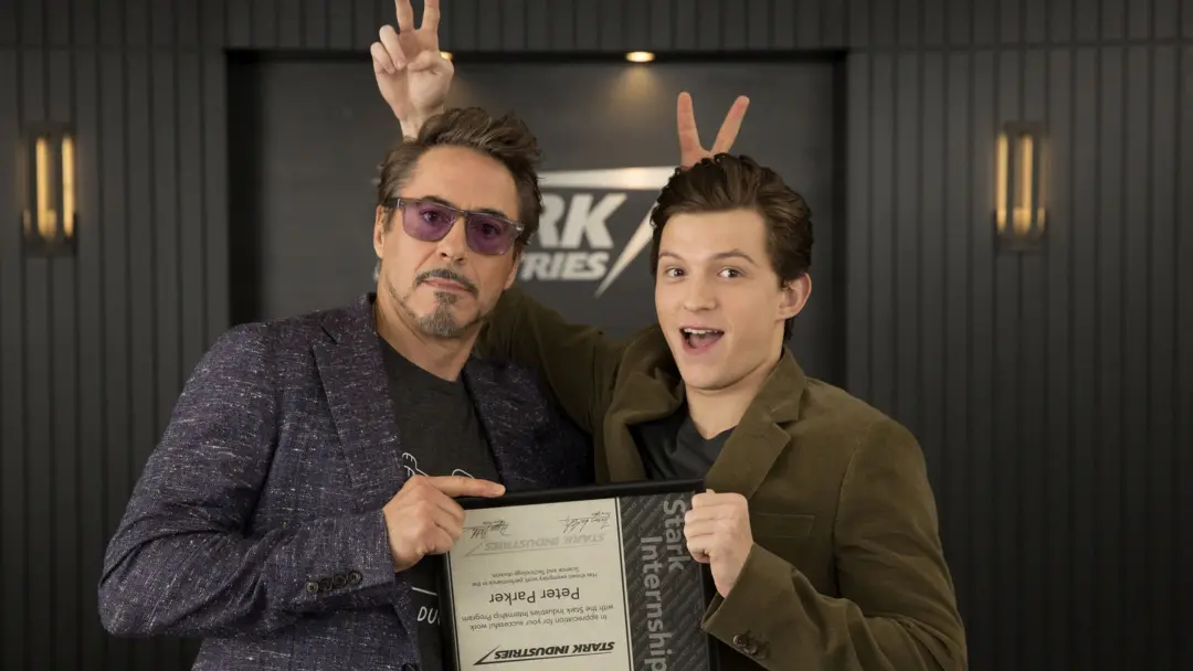 Avengers Endgame Encore com cenas extras mostra a história de Tony Stark sendo apagada do MCU. Ver os momentos de novo,…