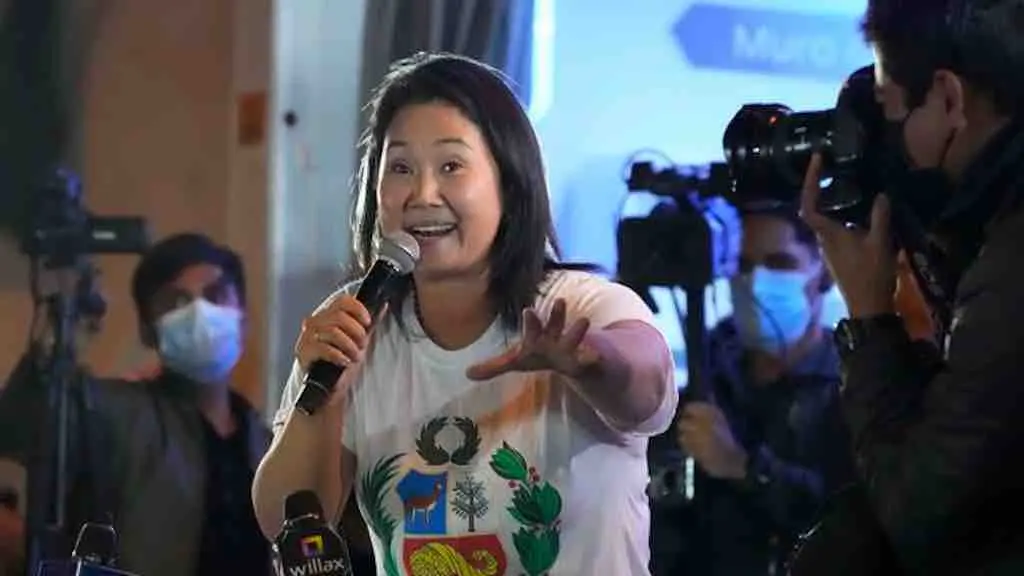 Presidente peruana Keiko Fujimori foi denunciada por manter a procuradora Caruajulca no cargo, mesmo com processo penal…