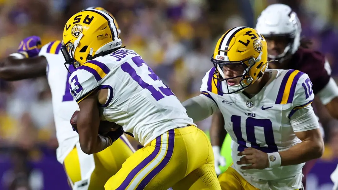 Sam Leavitt jogou mais de 300 jardas e dois touchdowns no jogo de LSU contra Texas A&M, vencendo por 35 a 6. O atleta f…