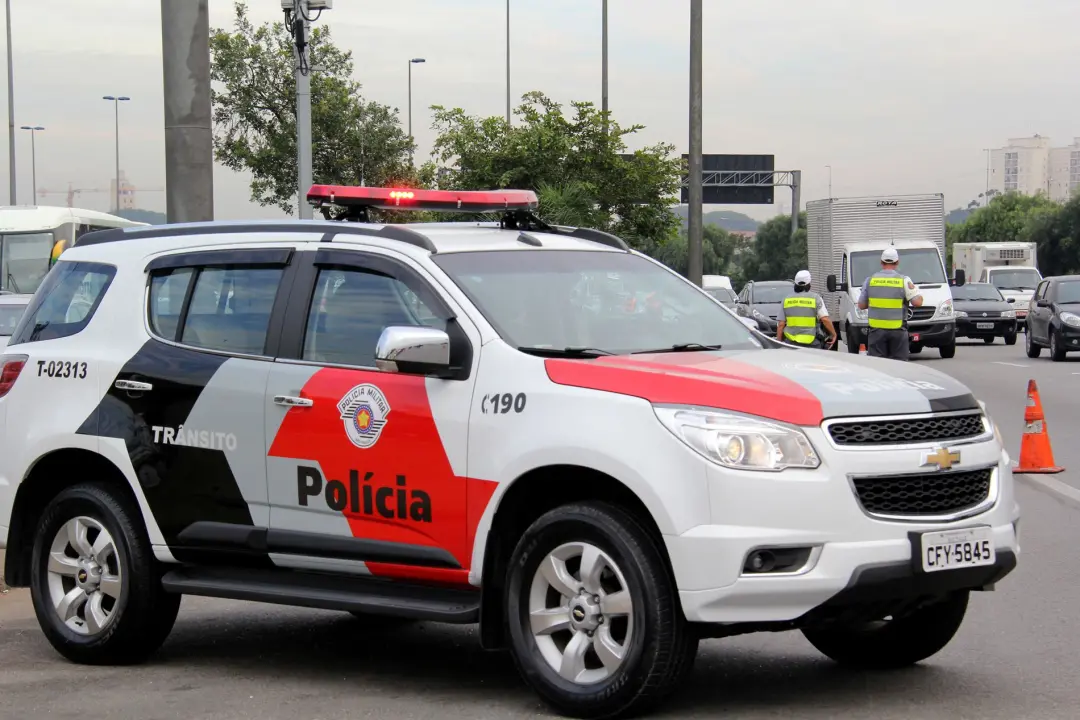 Brooklin, São Paulo. Um homem de 39 anos foi baleado na cabeça durante tentativa de assalto na Rua Texas. Essa violênci…
