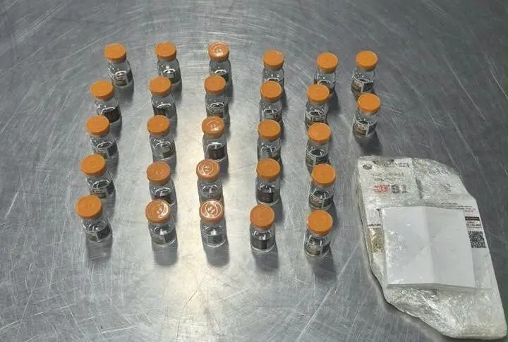 28 frascos de Tirzepatida injetável foram apreendidos no Aeroporto do Galeão. Transportar medicamento importado ilegalm…