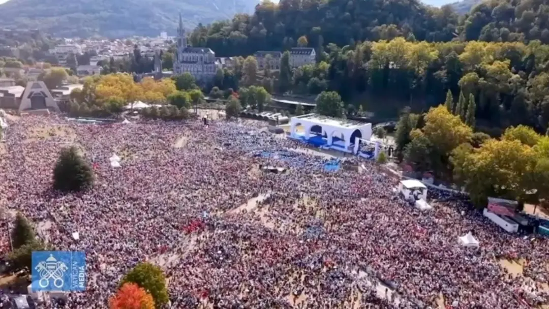 Papa Leão 14 liderou missa para 800 mil pessoas na Place de la Concorde em Paris. A mensagem dele focou na fé ser públi…