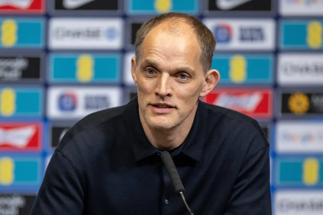 Lewis Hall não jogou contra a Espanha em Wembley, pois Thomas Tuchel disse que ele estava com uma lesão e faltou em tre…