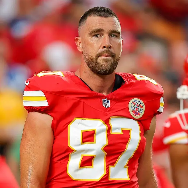 Travis Kelce não vai estar nas VMAs de 2026 com Taylor Swift porque tem jogo dos Kansas City Chiefs contra Miami Dolphi…