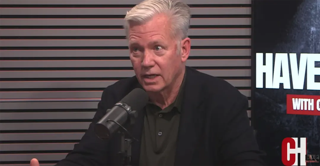 Chris Hansen criticou a representação bizarra de jornalista feita por Robert Pattinson em Primetime. O jornalista disse…
