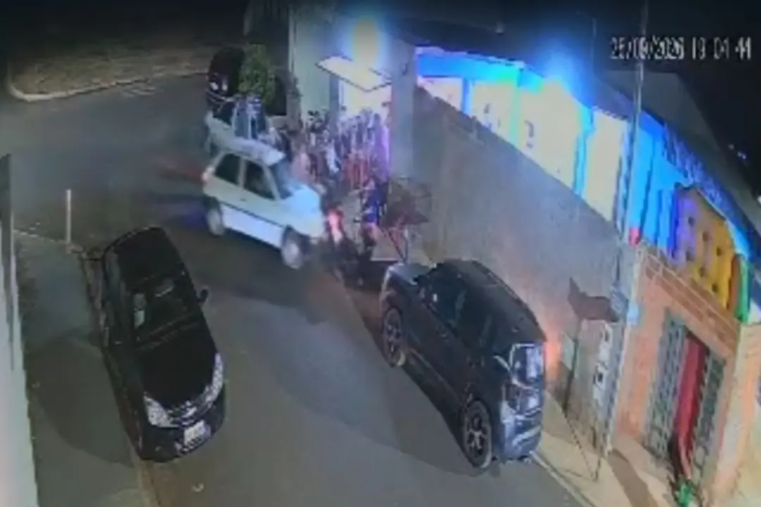 Poloni, SP, teve um motorista bêbado e sem CNH preso depois de atropelar quatro pessoas, uma delas criança, no sábado. …