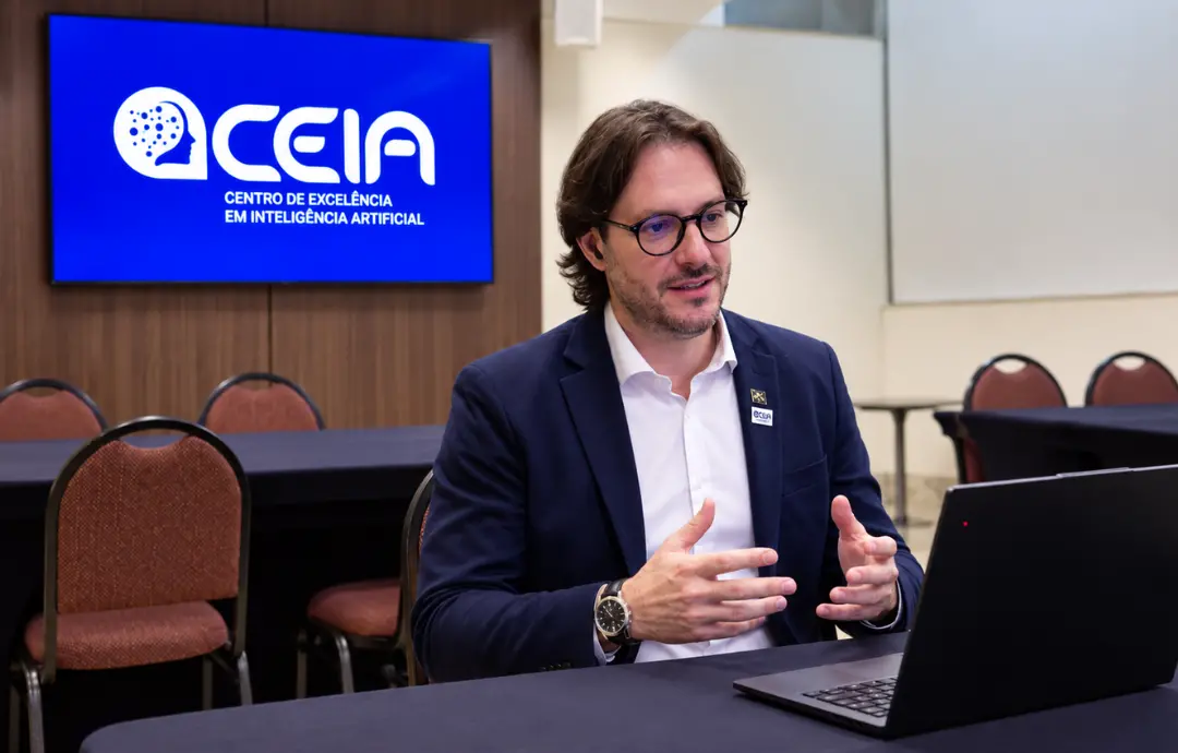 Ceia-UFG apresentou modelo de formação em IA na reunião da ONU com a UIT. O programa busca democratizar o acesso cientí…