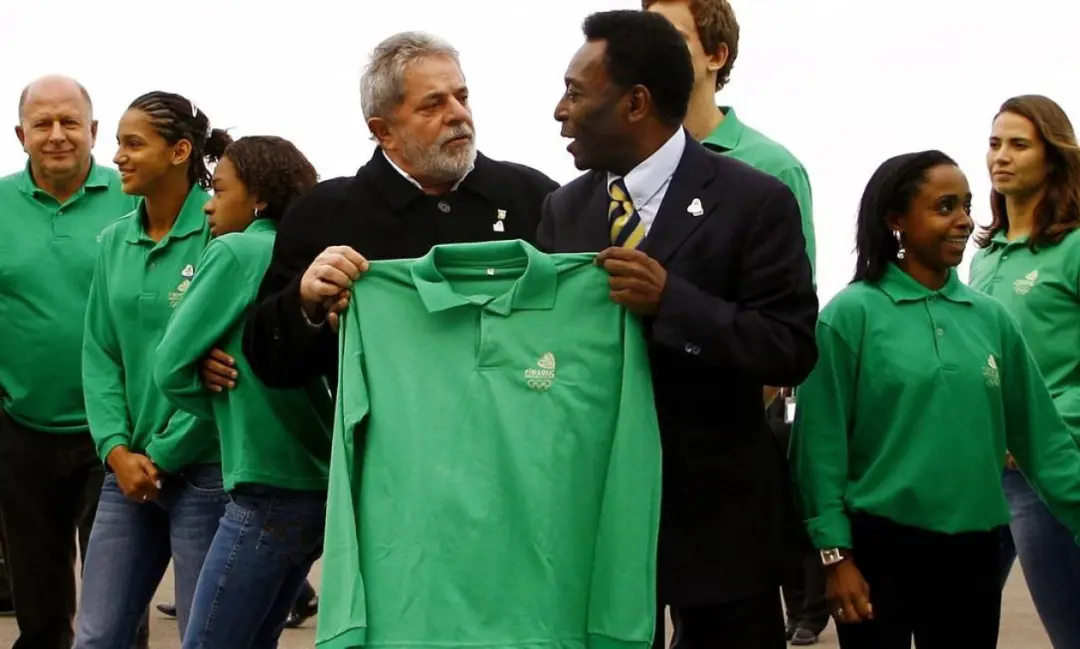 Lula reclamou da cobrança fiscal e um ministro mostrou foto de Pelé para ele, pedindo cadastro para ver mais. Ponderar …