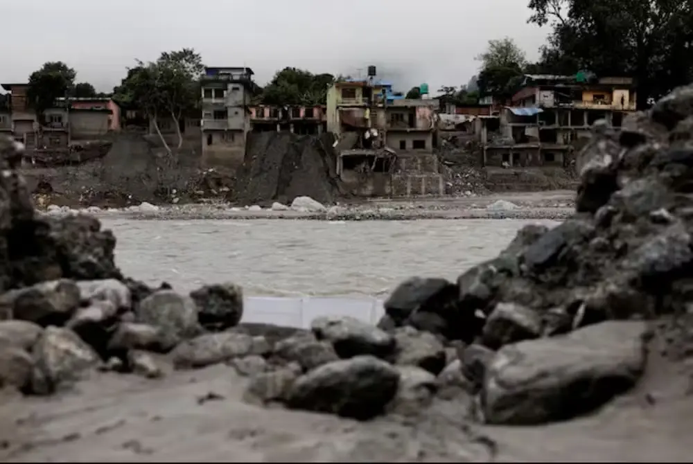 56 mortos na Índia e 14 no Nepal por inundações e deslizamentos causados por chuvas fortes. A situação mostra como a pr…