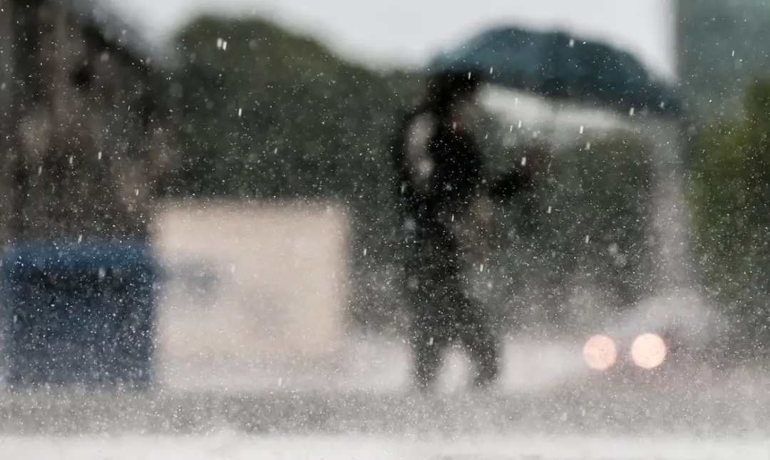 Santiago com 4 mil moradores afetados por granizo em dois dias. Isso é um prejuízo grande, pois 1 mil residências já es…