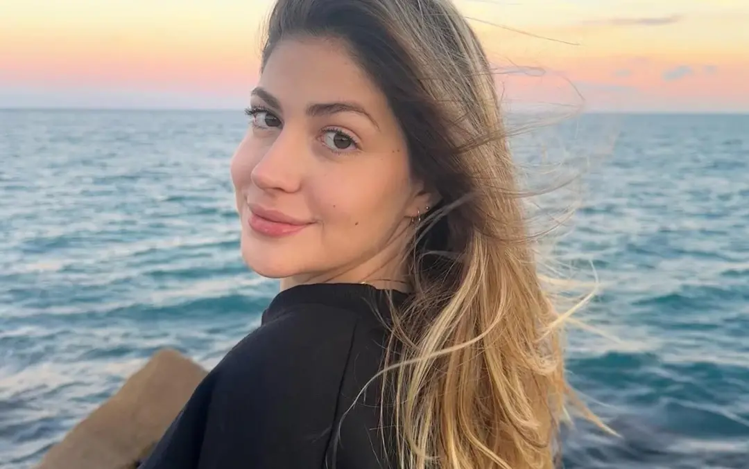 Camile Vitória, que morreu aos 23 anos em Goiânia, teve o câncer descoberto depois de sentir fraqueza absurda. É chocan…