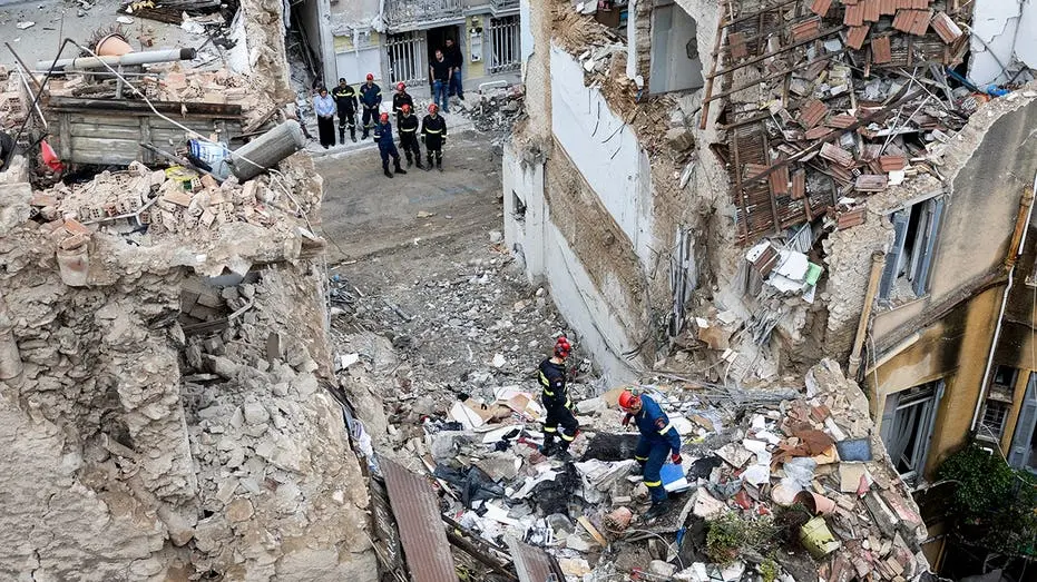 Seis pessoas morreram em explosão que derrubou um prédio residencial perto da Acropoli, em Atenas. É muito triste ver v…