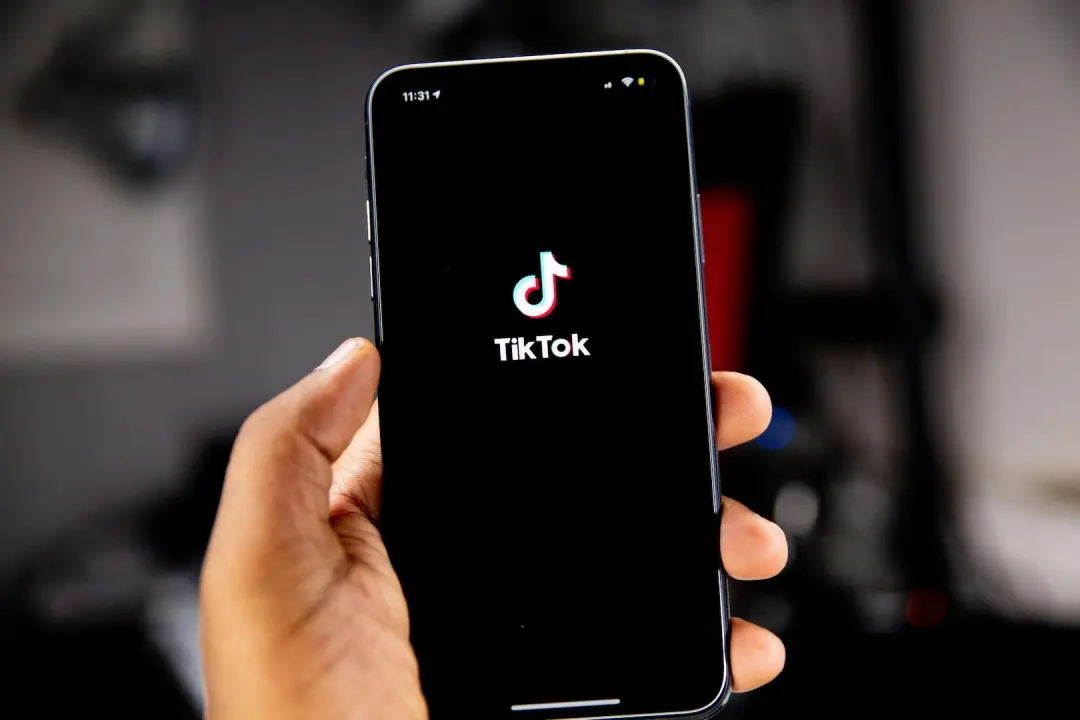 TikTok e Alabama fecharam acordo por segurança infantil, com pagamento de até 300 milhões de dólares. As mudanças inclu…