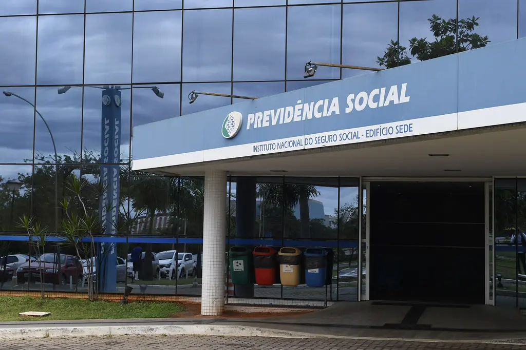 R$ 1,1 trilhão para a Previdência em 2027, o maior gasto social previsto no Orçamento. É um valor que já compromete 92%…