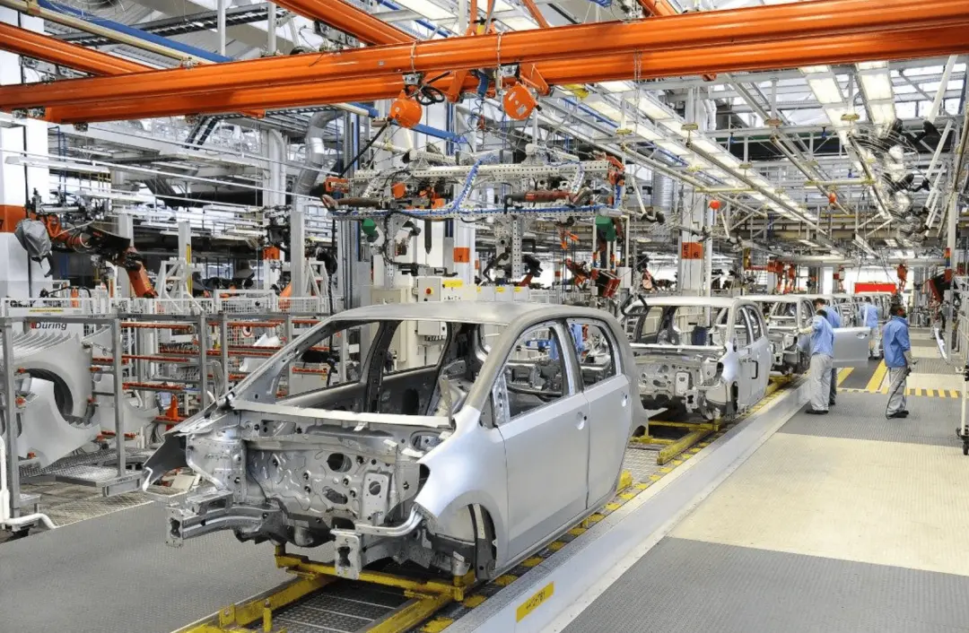 Volkswagen e BMW planejando cortes de produção na Alemanha, com a Volkswagen visando reduzir 100 mil postos de trabalho…