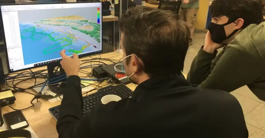 Cascadia, no Oceano Pacífico, mostra sinais de fragmentação da placa tectônica com falhas de até 5 quilômetros. Esse mo…