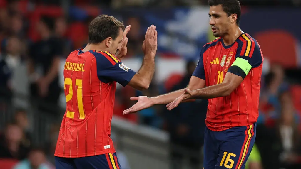 La Roja voltou contra a Inglaterra em Wembley, virando o jogo e empatando a partida após ir atrás no placar. A virada m…