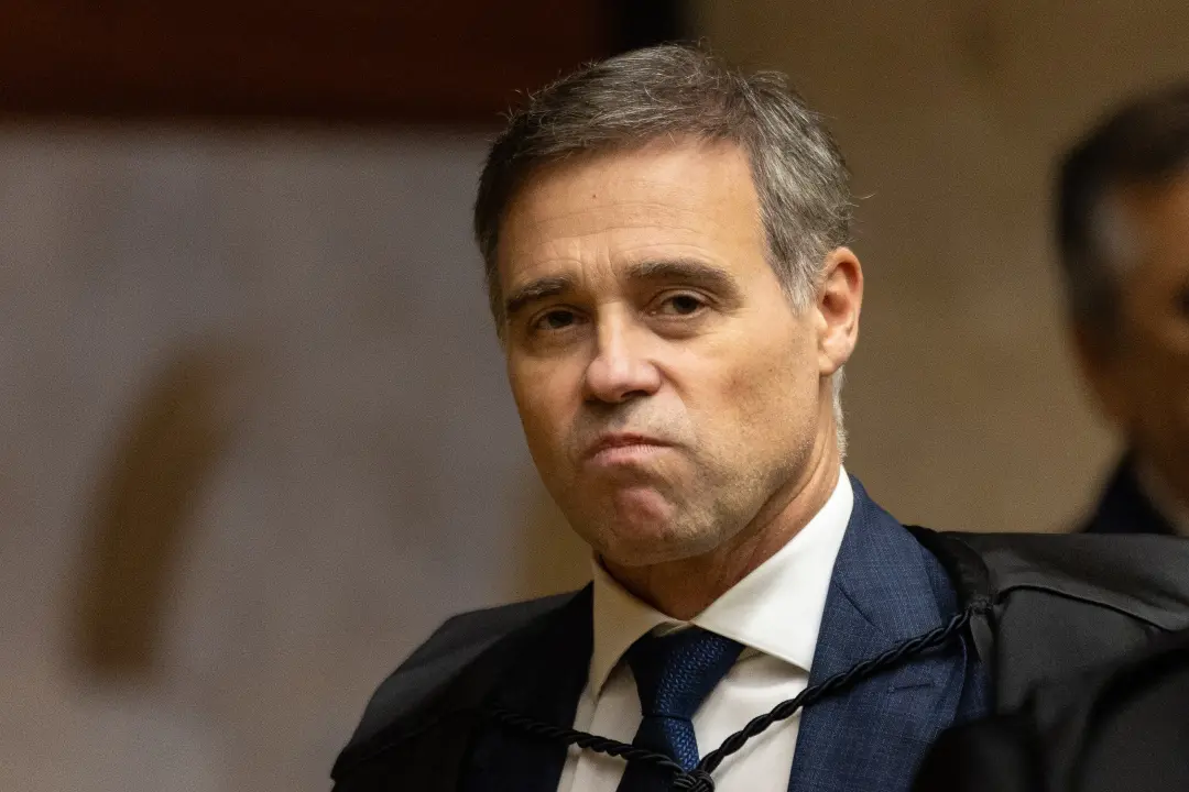 Ministro André Mendonça aguarda material há três meses sobre a prisão de Vorcaro e Mourão no STF. É um caso de acesso a…