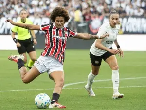 Corinthians e São Paulo usaram nome de bets nas camisas no Brasileirão Feminino. Essa exposição de publicidade de apost…