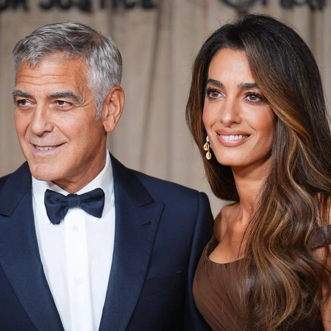 Clooney e Amal celebram 12 anos de casamento com um pacto para manter a distância sob controle. Essa decisão mostra que…
