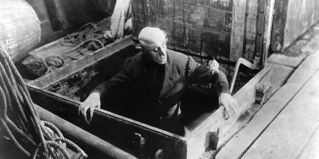 Nosferatu, remake de 1922, fez mais de 180 milhões de dólares na bilheteria, quebrando a sequência ruim do universo Drá…