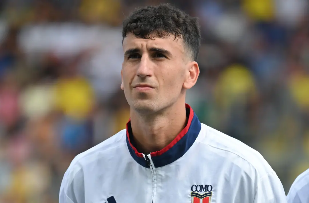 Jacobo Ramón, zagueiro que saiu do Real Madrid por 2,5 milhões, tá decidindo não voltar, mesmo com o clube espanhol man…