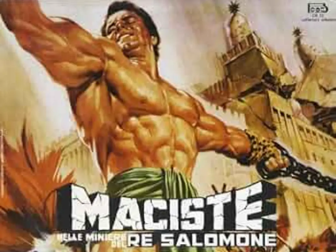 Maciste, O Colosso da Arena, filme italiano dos anos 60, tem a cena da pedra caindo na cabeça do soldado e pulando. A f…
