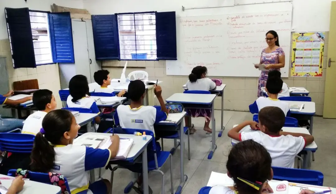 Brasil recuou em Leitura e Matemática no Pisa 2025, ficando muito atrás de Portugal e em posição vexatória na América L…