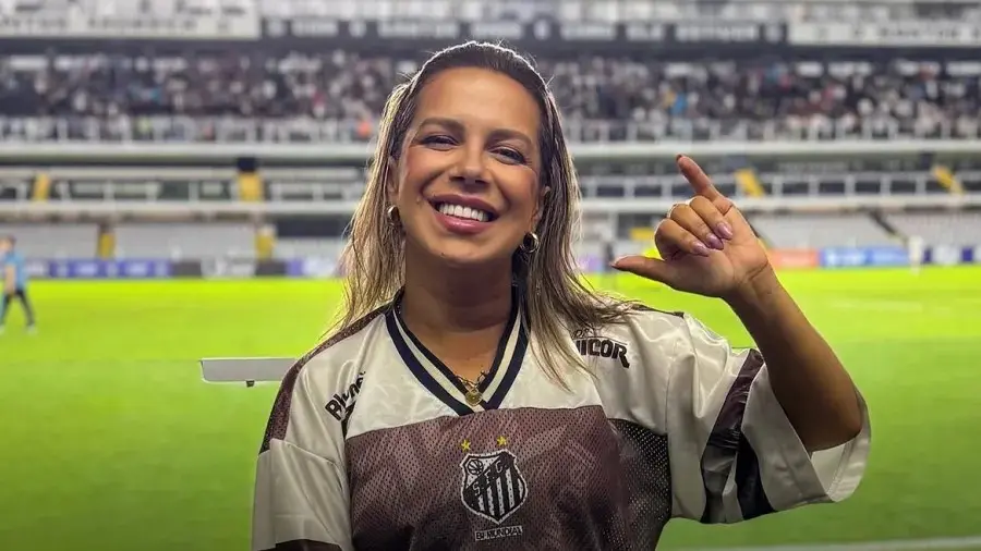 Naty Potira, torcedora simbólica do Santos, faleceu aos 39 anos após a luta contra o câncer de útero. Usava a fama para…