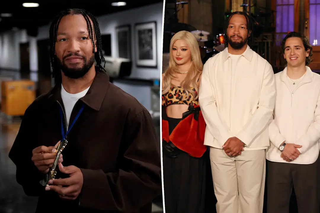 Jalen Brunson apresentando a estreia da temporada 52 de Saturday Night Live em Nova York. O show é importante porque mo…
