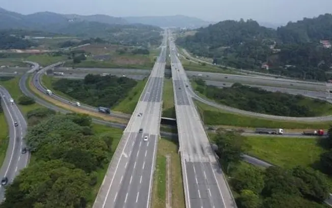Rodovia dos Bandeirantes interdita das 23h de sábado a 6h de domingo, no trecho de km 13 ao 46, para manutenção. A limp…