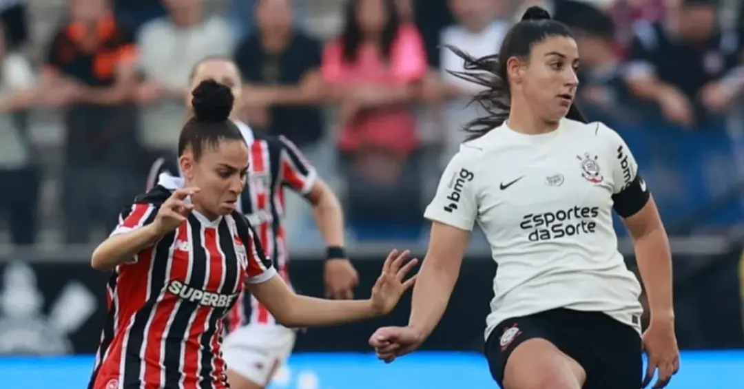São Paulo venceu Corinthians por 2 a 1 na Neo Química Arena, largando na frente do Brasileirão Feminino. O empate na vo…
