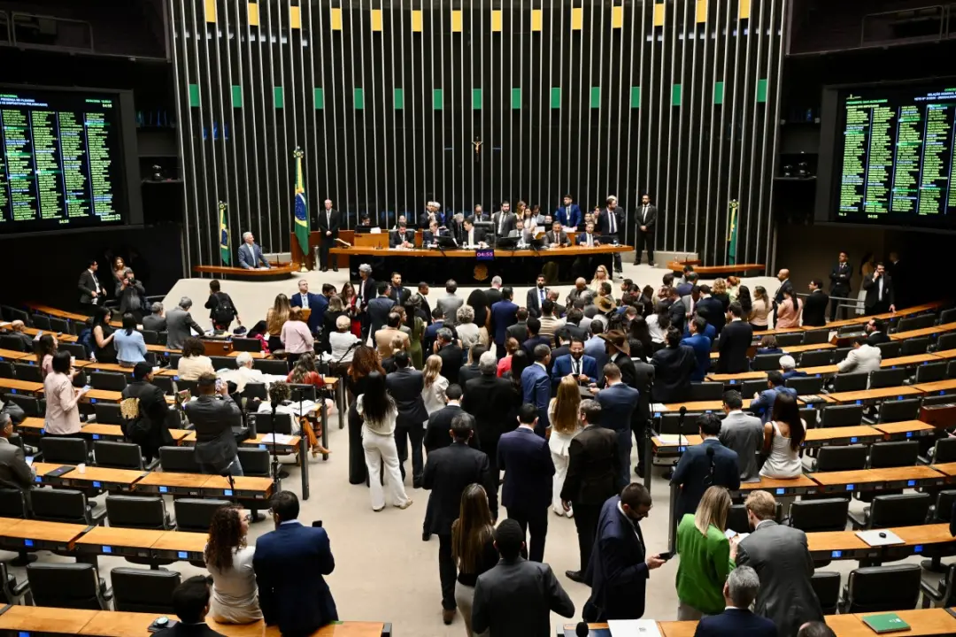 37% dos eleitores avaliam o Congresso Nacional como ruim ou péssimo, diz Datafolha. Esse número mostra que a representa…