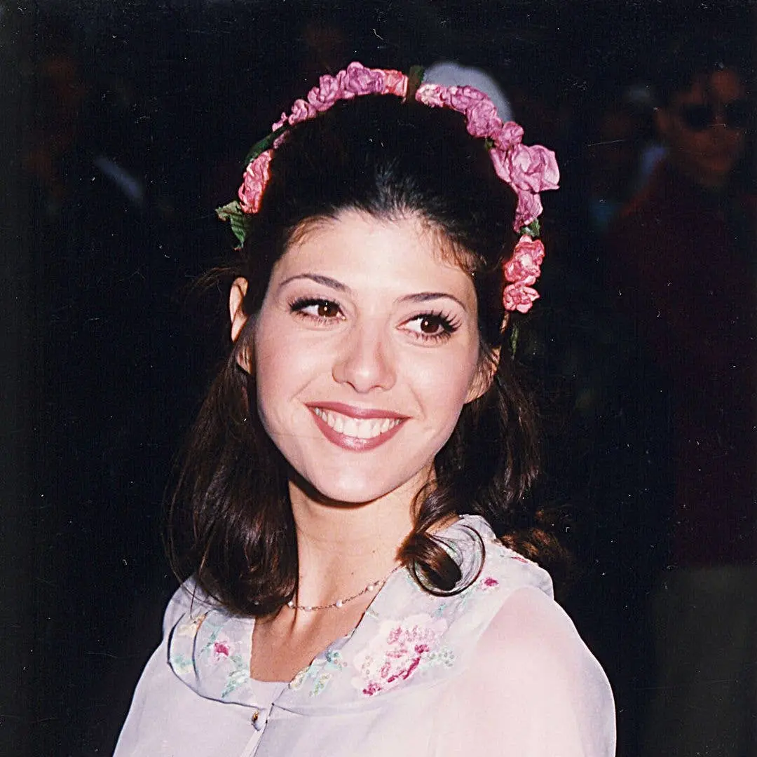Marisa Tomei, que fez My Cousin Vinny em 1992, revelou um segredo simples pra manter a aparência jovem. A gente sempre …