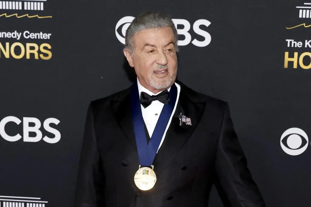 Sylvester Stallone contou que usou anabolizantes e teve bulimia durante as filmagens de Rocky 3, chegando a 2,6% de gor…