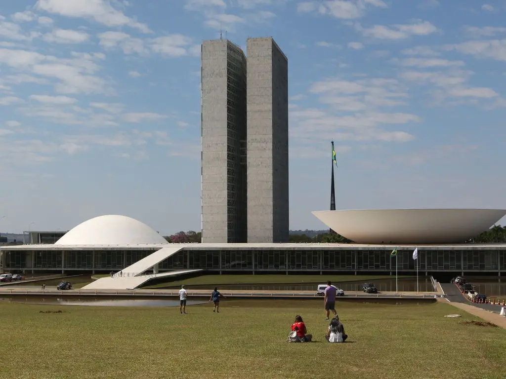 37% reprovam o Congresso Nacional segundo a pesquisa Datafolha. Esse nível de insatisfação mostra que a gente sente o p…