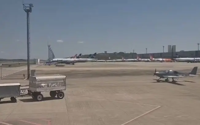 Aeroporto de Confins liberou a pista às 15h08 de sábado, depois de interdição total que cancelou 45 voos. Que sufoco pr…