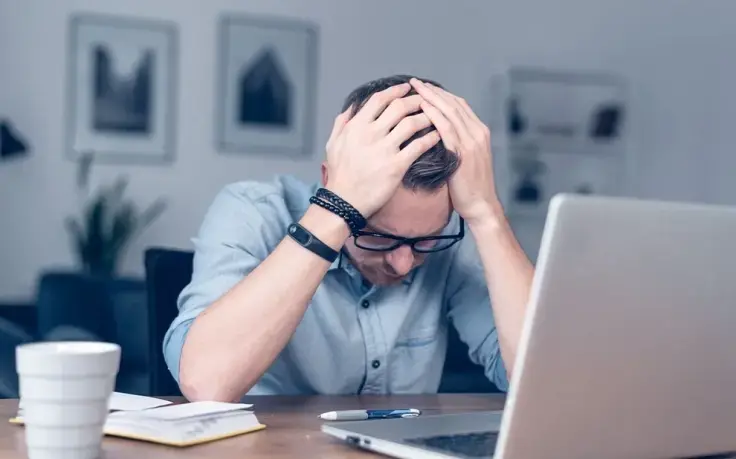 63% dos trabalhadores brasileiros alegam aumento na carga de trabalho nos últimos dois anos. Isso acontece porque deman…