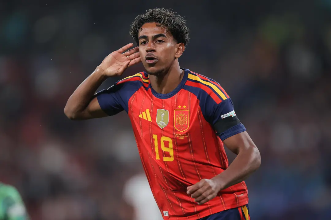 Em Wembley, Espanha venceu Inglaterra por 3 a 2 na Liga das Nações, com Yamal e Gordon marcando. O resultado mostra a c…