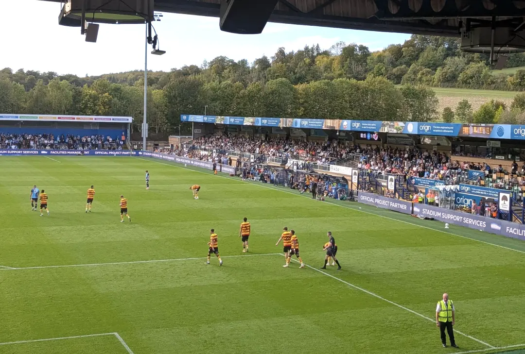 Wycombe Wanderers e Reading empataram em 2 a 2. É frustrante ver o time empatar duas vezes, principalmente depois de te…