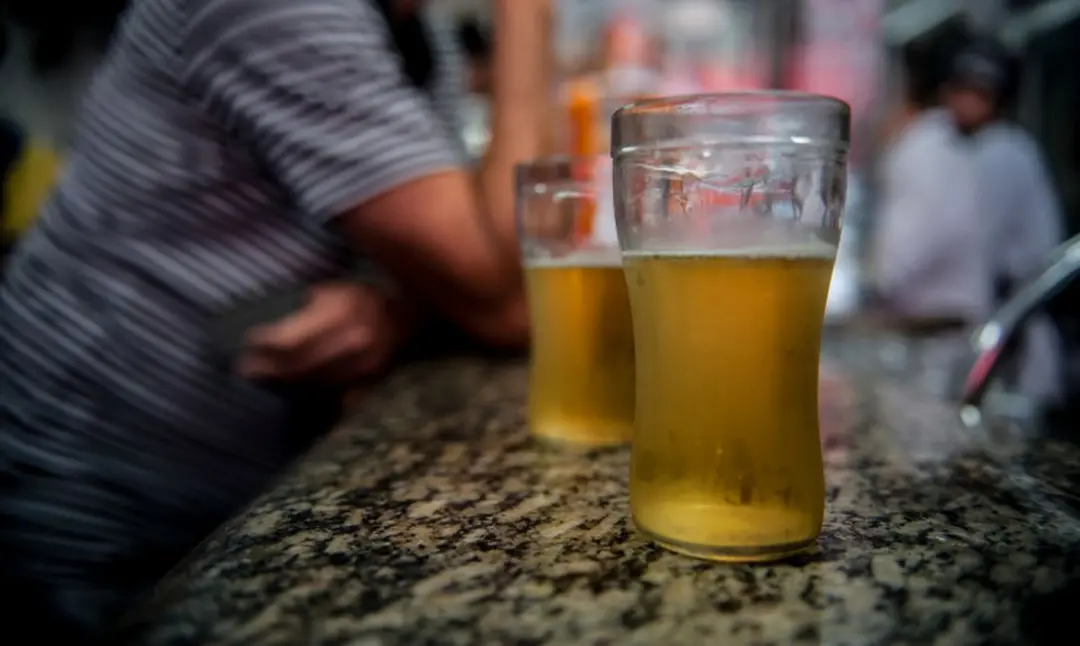 Anápolis libera venda de bebidas no dia da votação de 2026, mantendo a prática de anos anteriores. Isso demonstra que a…