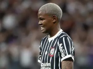 Corinthians deixa Jhonson no banco e São Paulo mantém a base na final. A manutenção da base mostra estratégia, mas o ba…