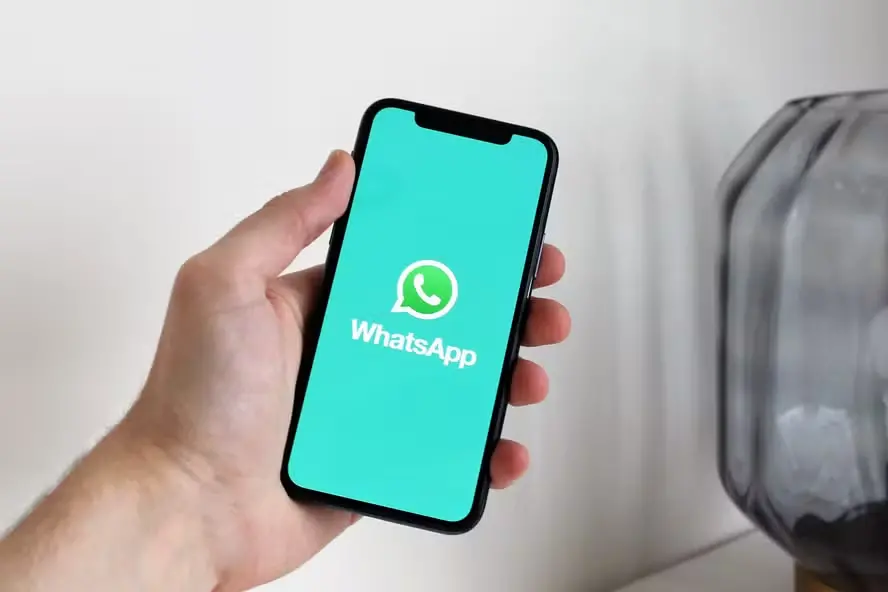 Governo federal manda mensagem pelo WhatsApp orientando tirar valores de sites de apostas até 5 de outubro. A mudança é…