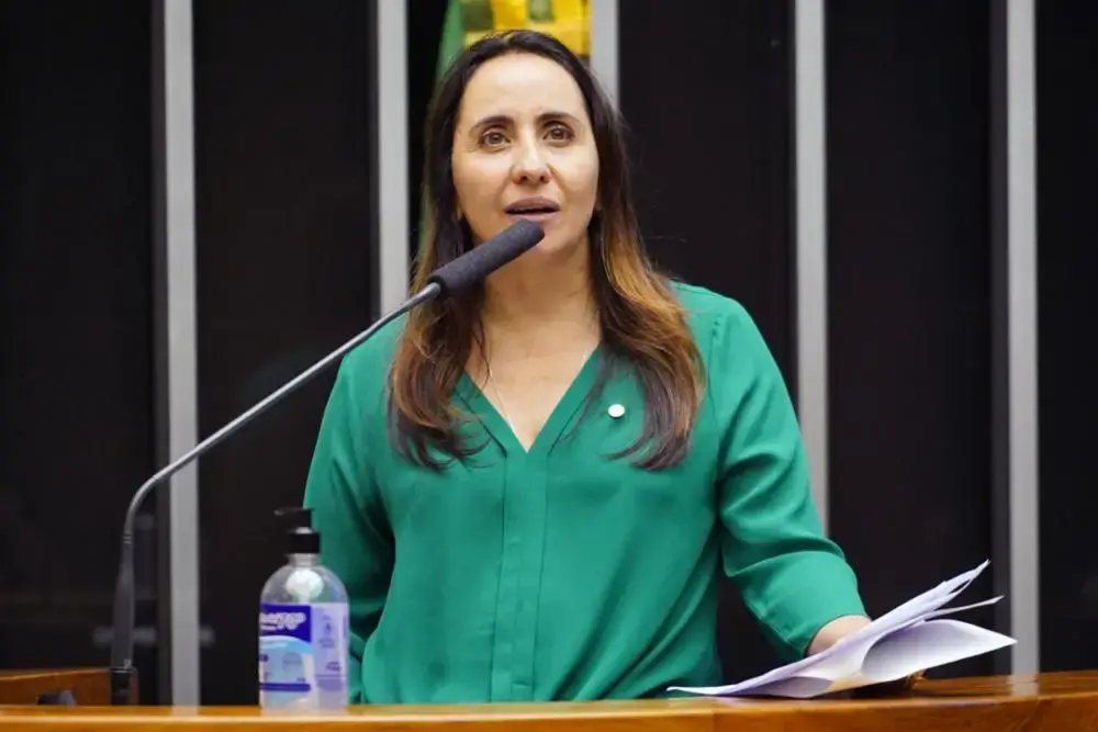 Adriana Ventura cobrou esclarecimentos sobre a participação do diretor-geral da PF em evento patrocinado pelo Banco Mas…