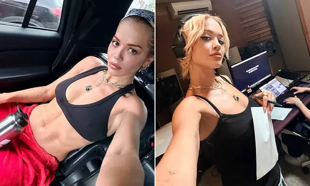 Rita Ora mostrou abdome definido em um top preto no carro antes de voltar ao estúdio para gravar o quarto álbum. Mostra…