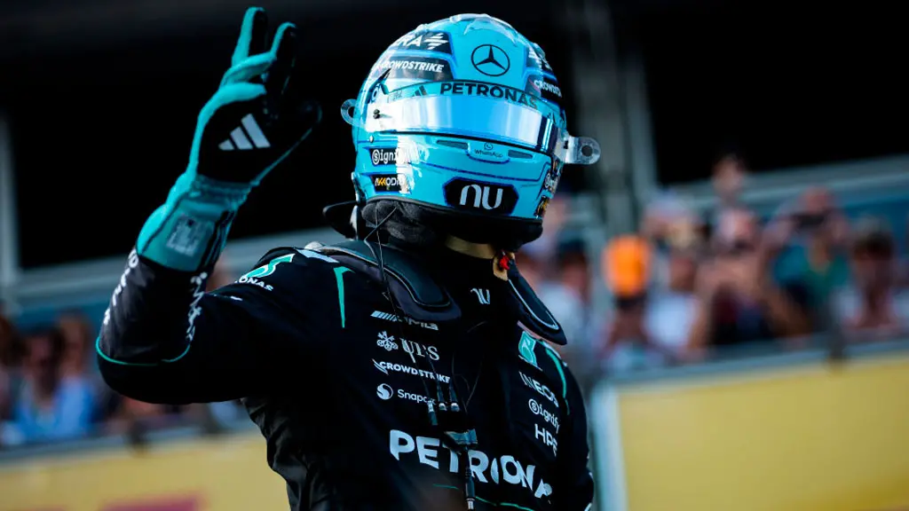 George Russell vence o GP do Azerbaijão com uma diferença de menos de dois décimos contra Max Verstappen. A briga foi t…