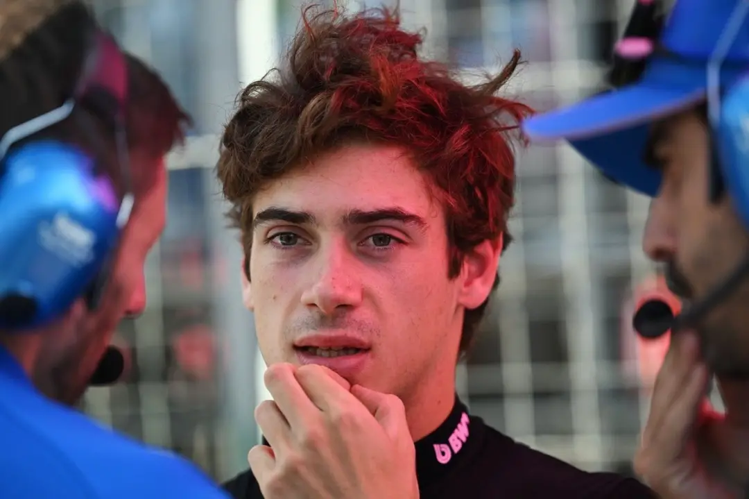 Baku, GP de F1, Colapinto fez um erro grande na volta 36, acertando Gasly e Norris. A perda de pontos da Alpine mostra …