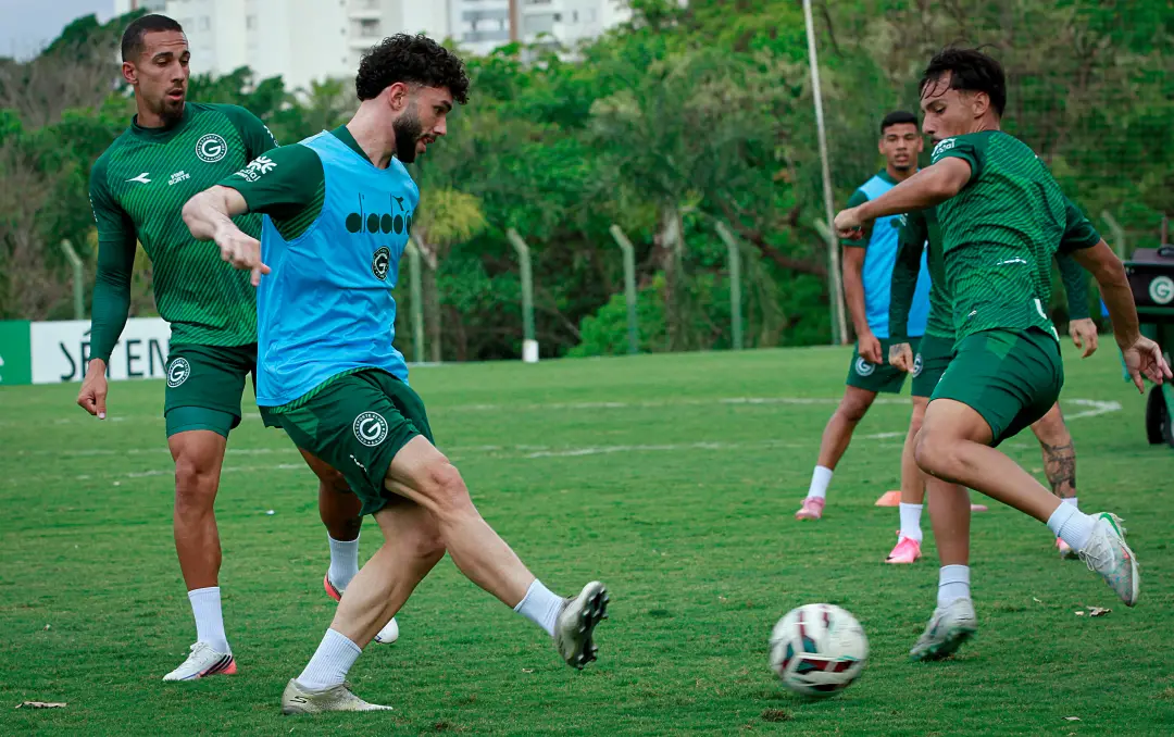 Sábado, Goiás recebe o Atlético-GO na Serrinha pela Série B, um jogo crucial para os dois times. O Goiás tem um momento…