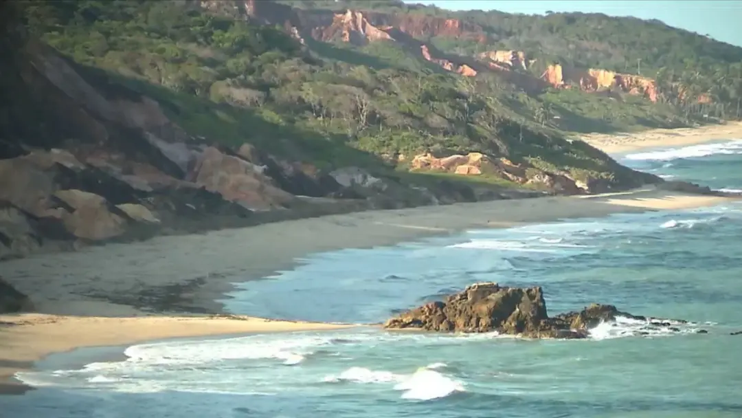 Três trechos de praia na Paraíba foram classificados como impróprios para banho pela Sudema. Isso afeta áreas específic…