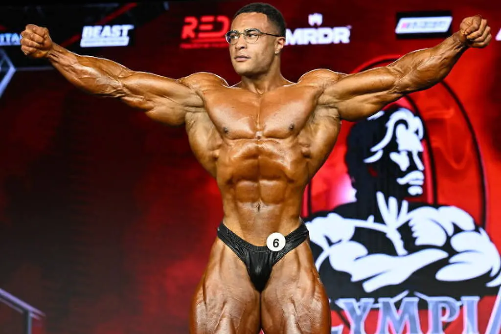 Niall Darwen venceu na categoria Classic Physique no Olympia 2026 em Las Vegas, Nevada, Estados Unidos. É um reconhecim…
